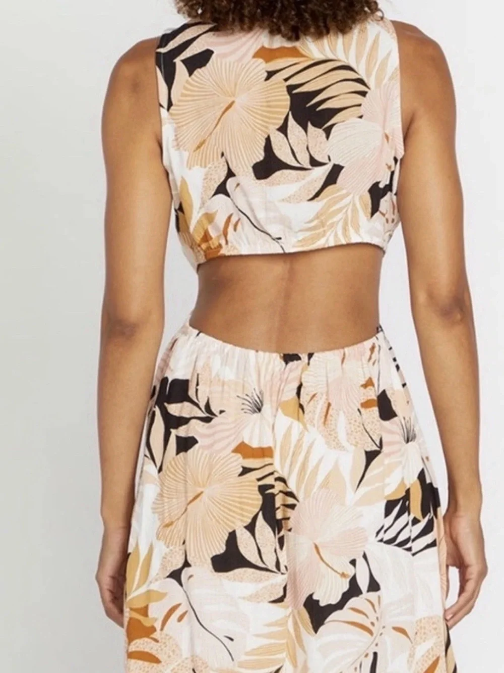 Volcom Let’s Luau Tropical Cutout Maxi Dress in Peach Floral, XL